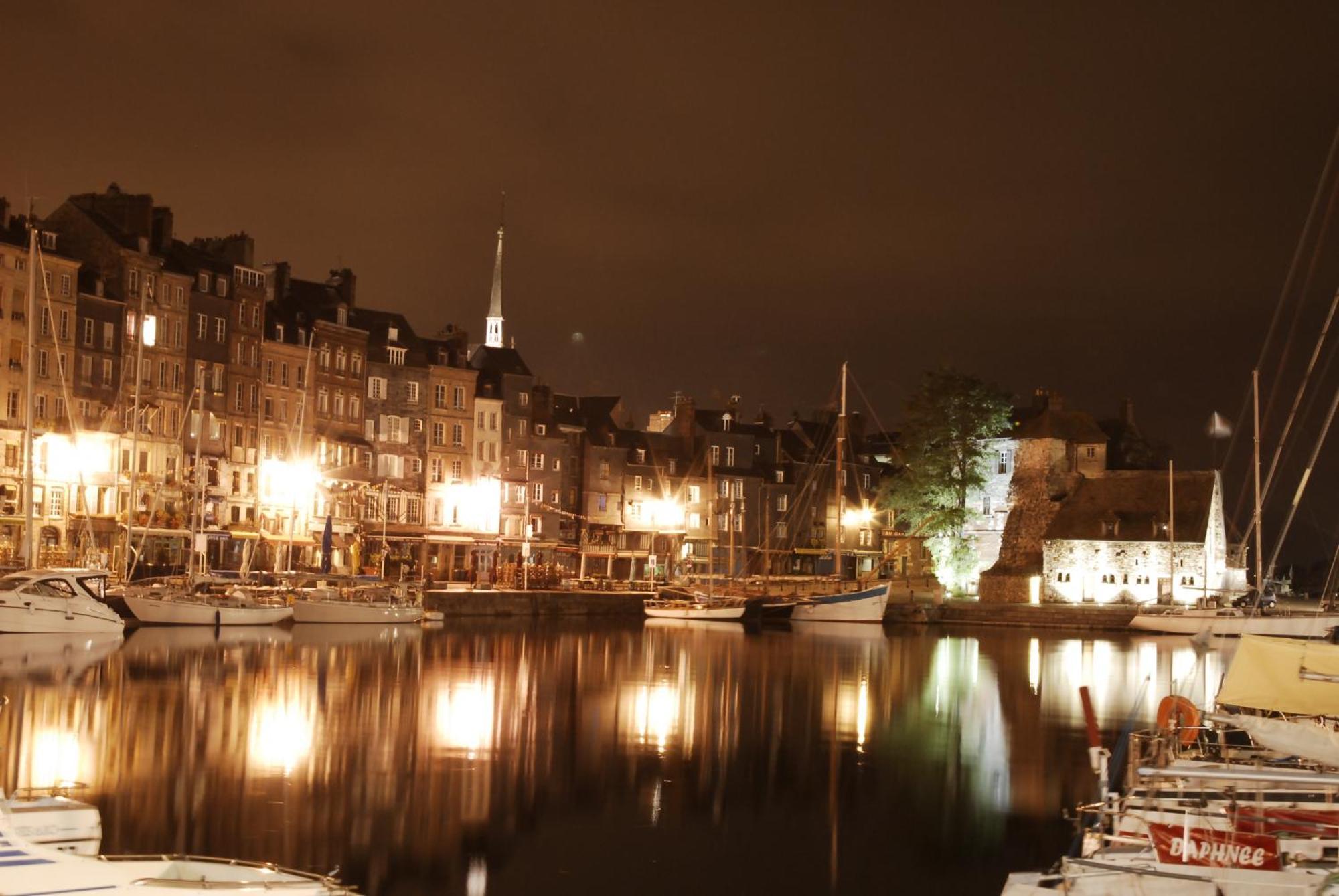 Escapade Au Coeur De Honfleur Avec Parking Prive Et Vue Panoramiqueアパートメント エクステリア 写真